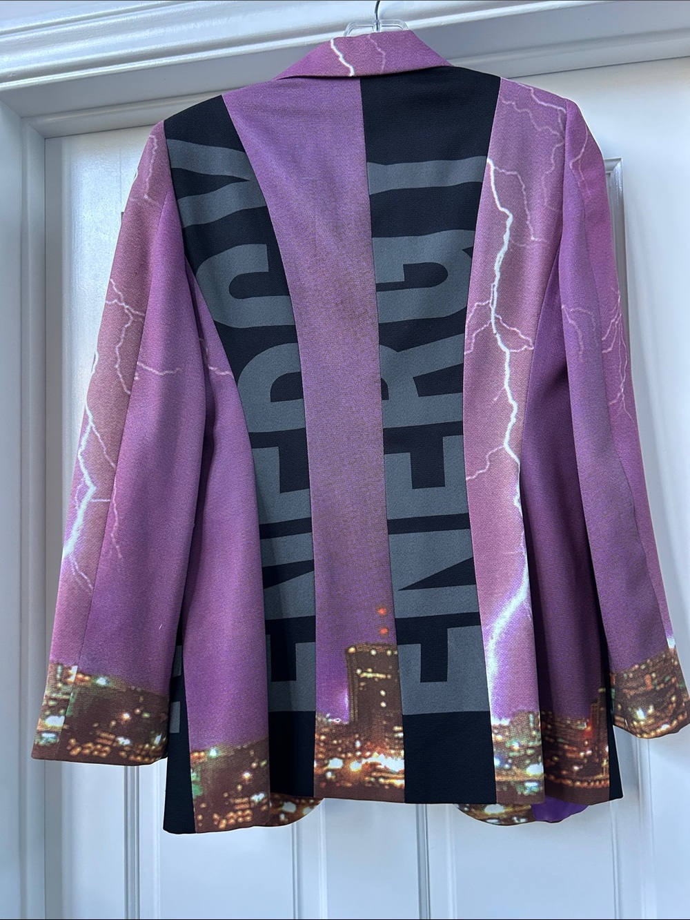 Rare MOSCHINO Cheap and Chic vintage 1990’s Purple Energy Stripe Blazer. Size 6 - Picture 2 of 5